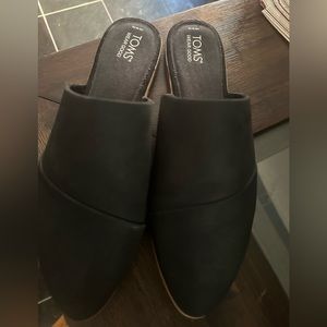 TOMS Jade Black Leather Slip On Flat (Size 12)